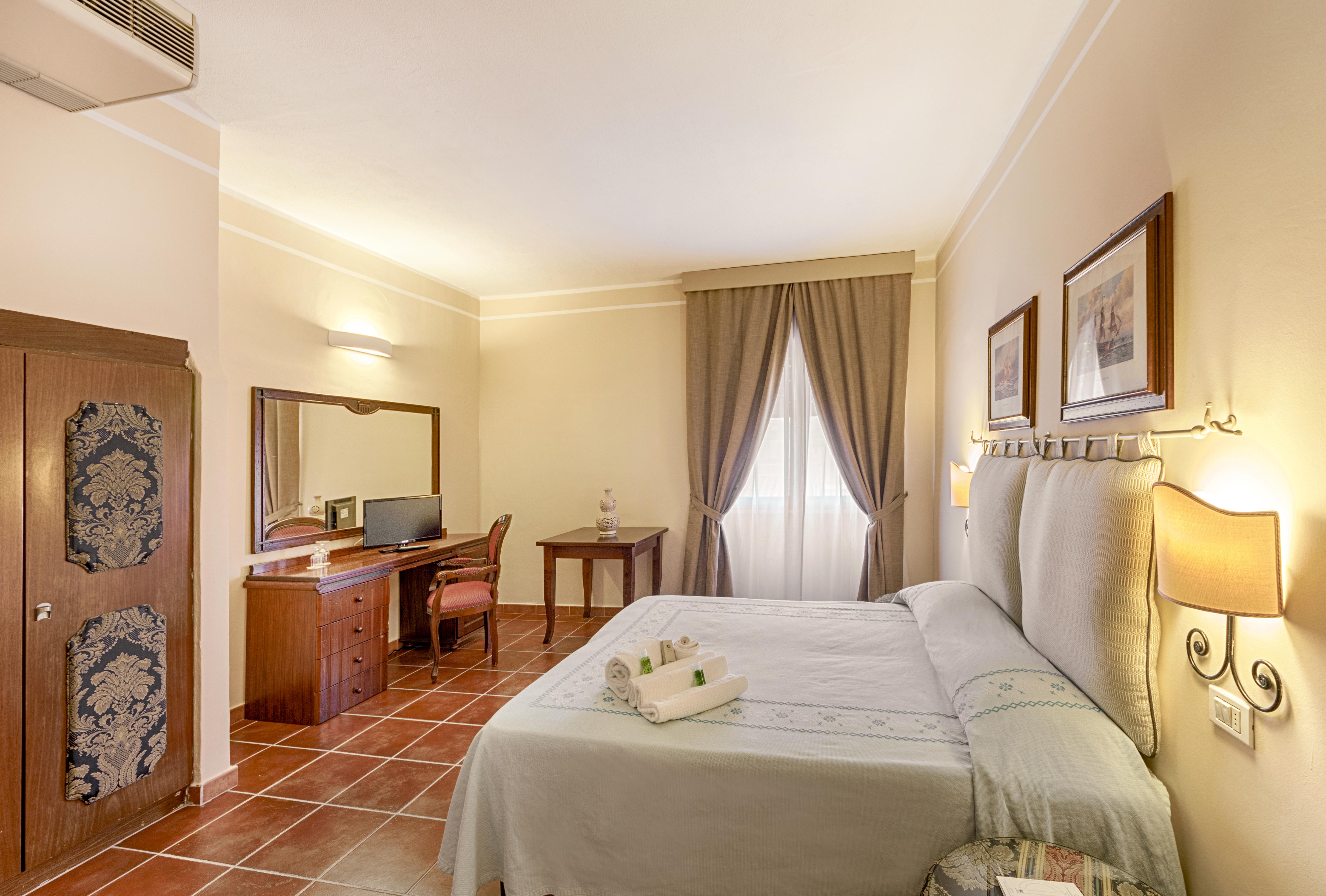 Colonna Palace Hotel Mediterraneo Olbia Exterior foto