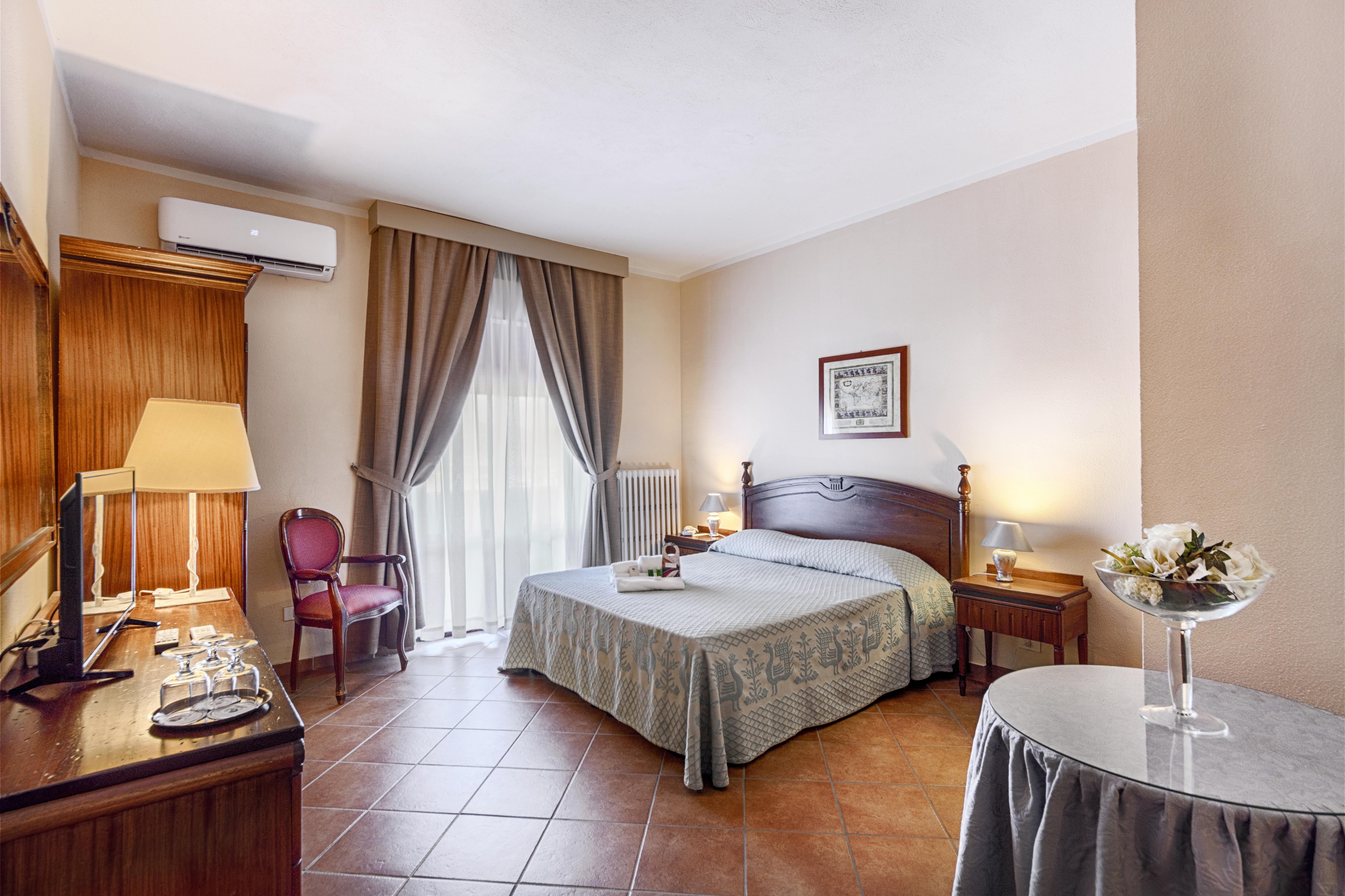 Colonna Palace Hotel Mediterraneo Olbia Exterior foto