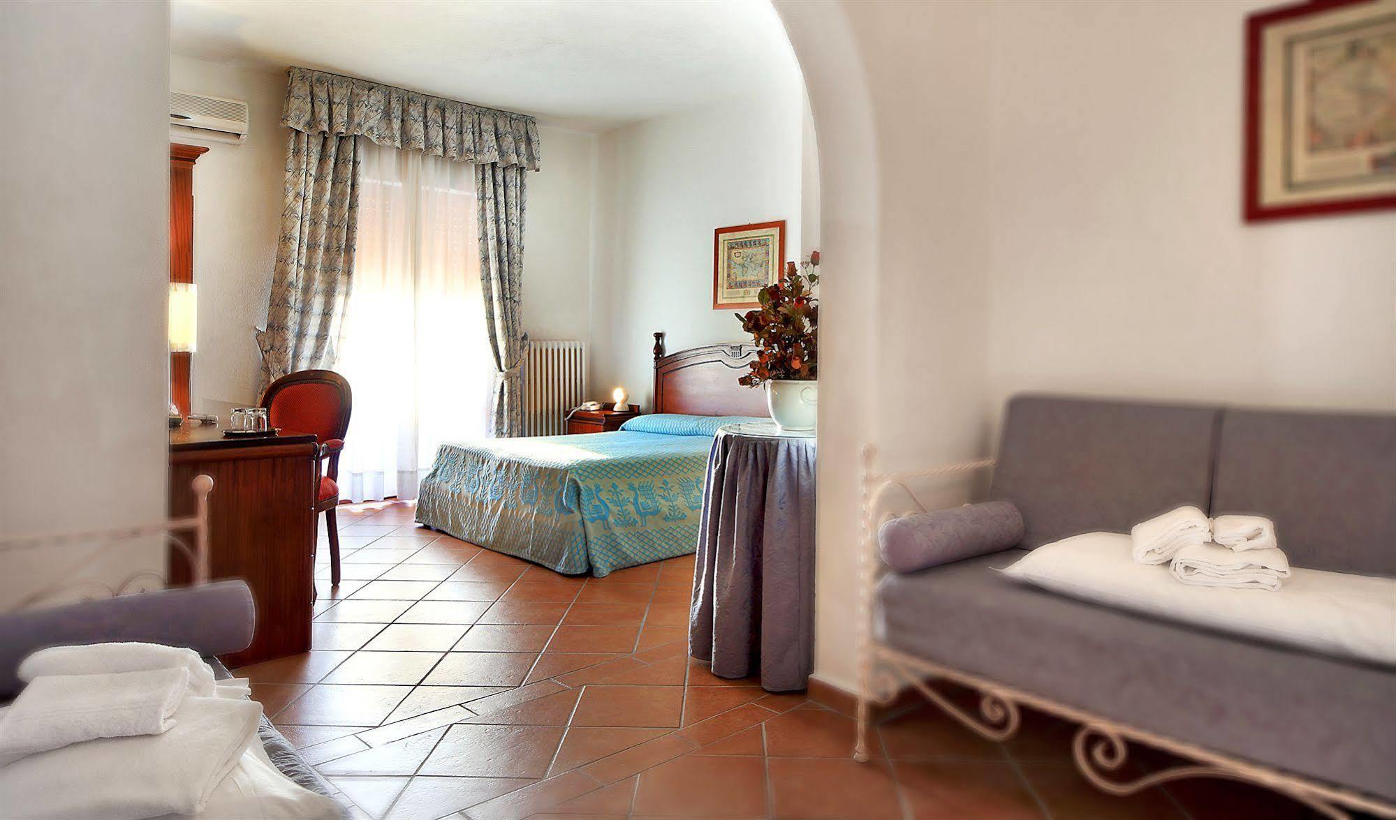 Colonna Palace Hotel Mediterraneo Olbia Exterior foto
